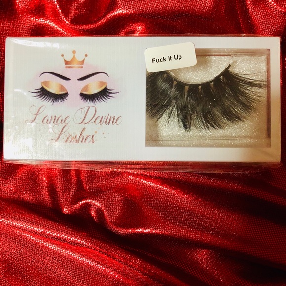 Lashes - Picture 2 of 6